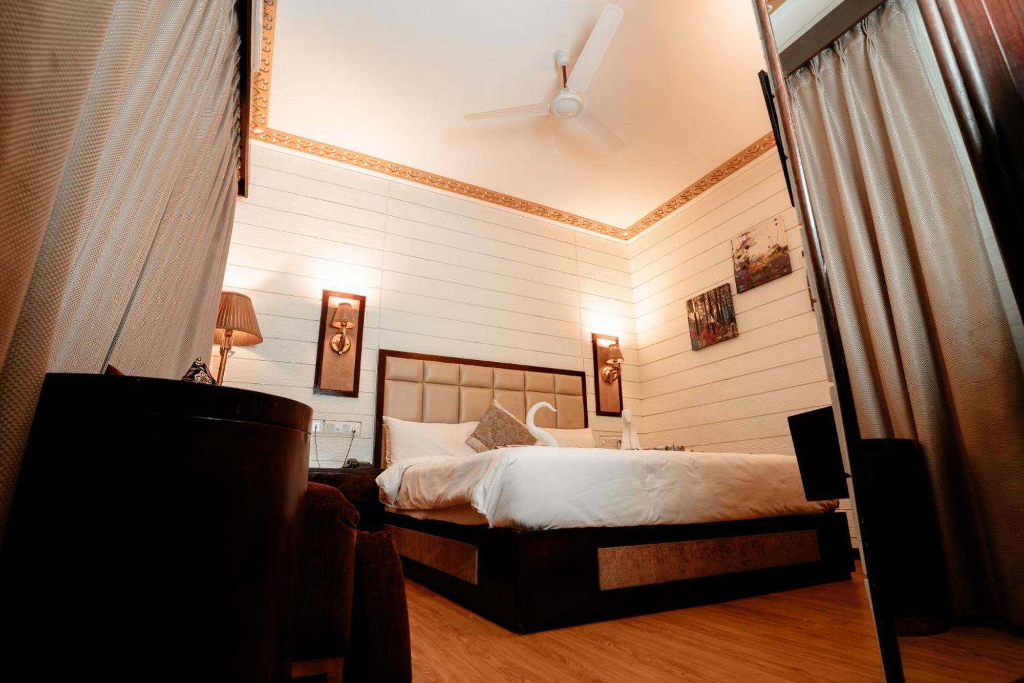 Sinon Retreat Resort Baga